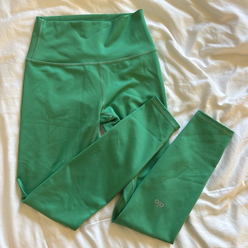 Green Alo Yoga Airlift Leggings